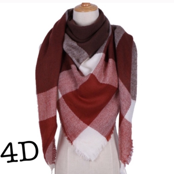 Triangle cashmere scarf 🧣 - Picture 1 of 2